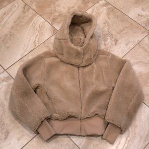 ✨EUC ALO Yoga Foxy Sherpa Coat